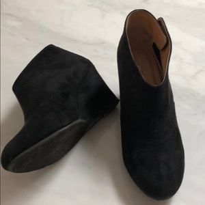 CHinese Laundry black Wedge Booties